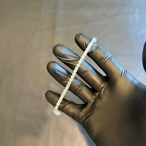 Moissanite Jewelry - Brand New 4mm 8 Inch Silver Tennis Bracelet VVS1 Moissanite